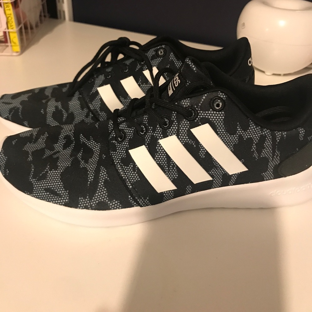 Adidas cloud foam tennis shoes