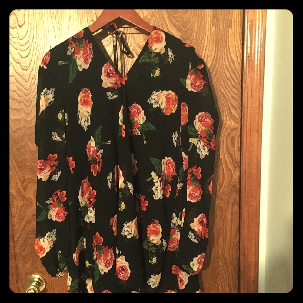 •Floral Long Sleeve Dress•