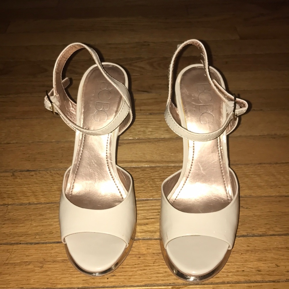 BCBG platform pumps