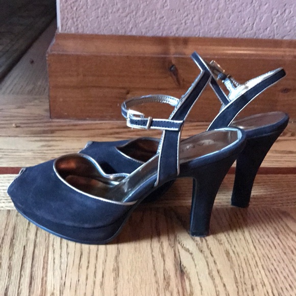 Shoes - Picture 2 of 3