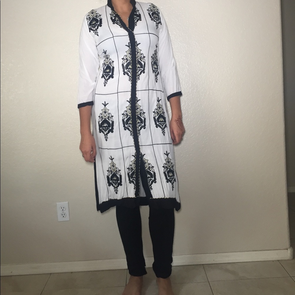 Salwar kameez. Cotton. Black and white.
