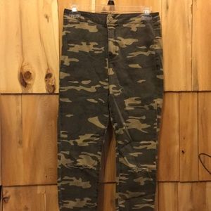 High waisted camo skinny jeans