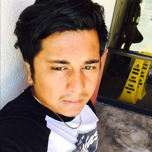 Meet your Posher, Manish