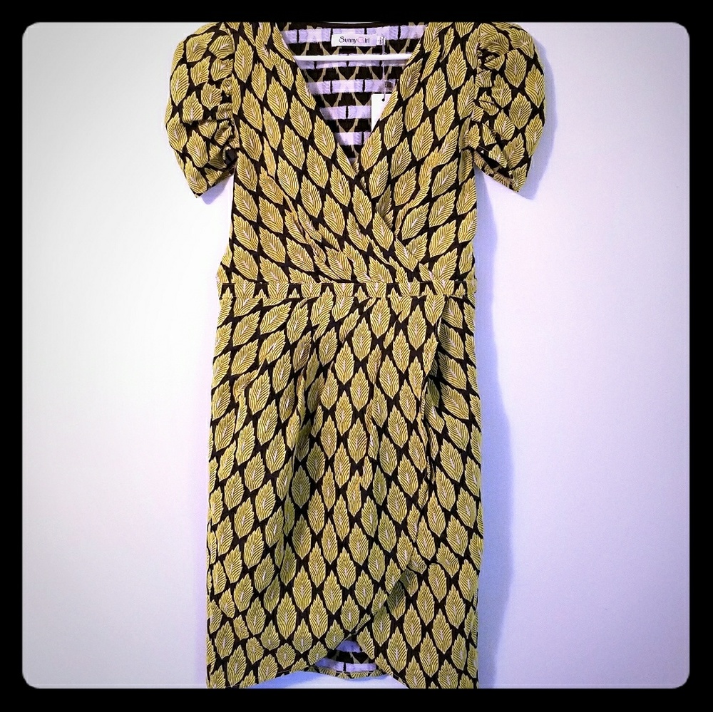 Sale! Tags still on - Retro fit wrap dress