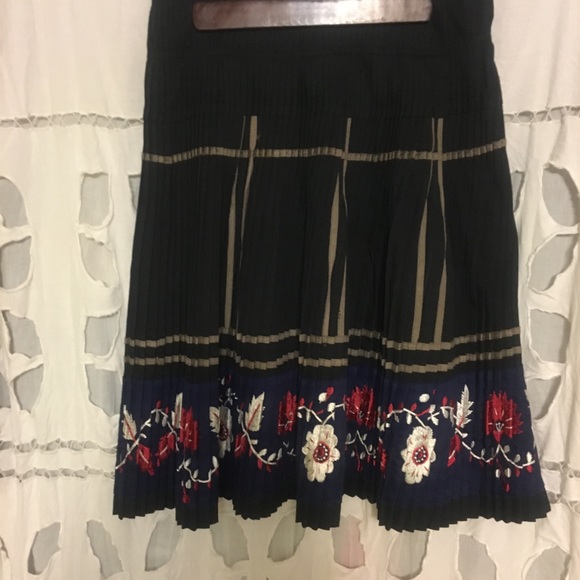 Cacharel Pleated Skirt VINTAGE. Today only SALE🔥 - Picture 2 of 2