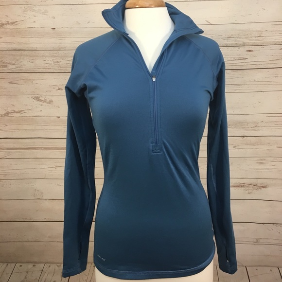 Nike Tops - Nike Pro Hyperwarm Half Zip Women's Medium