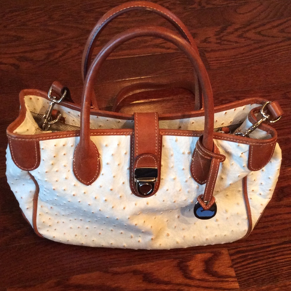 ✨SALE✨Dooney and Bourke Ostrich Collection Purse!