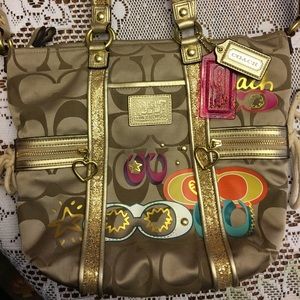 Coach Poppy Large Tote with Keychains!