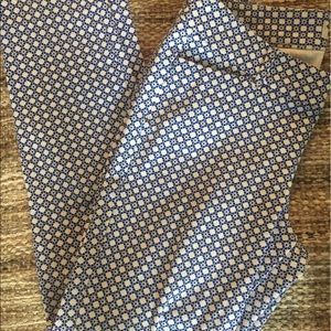 blue & white patterned crop pants