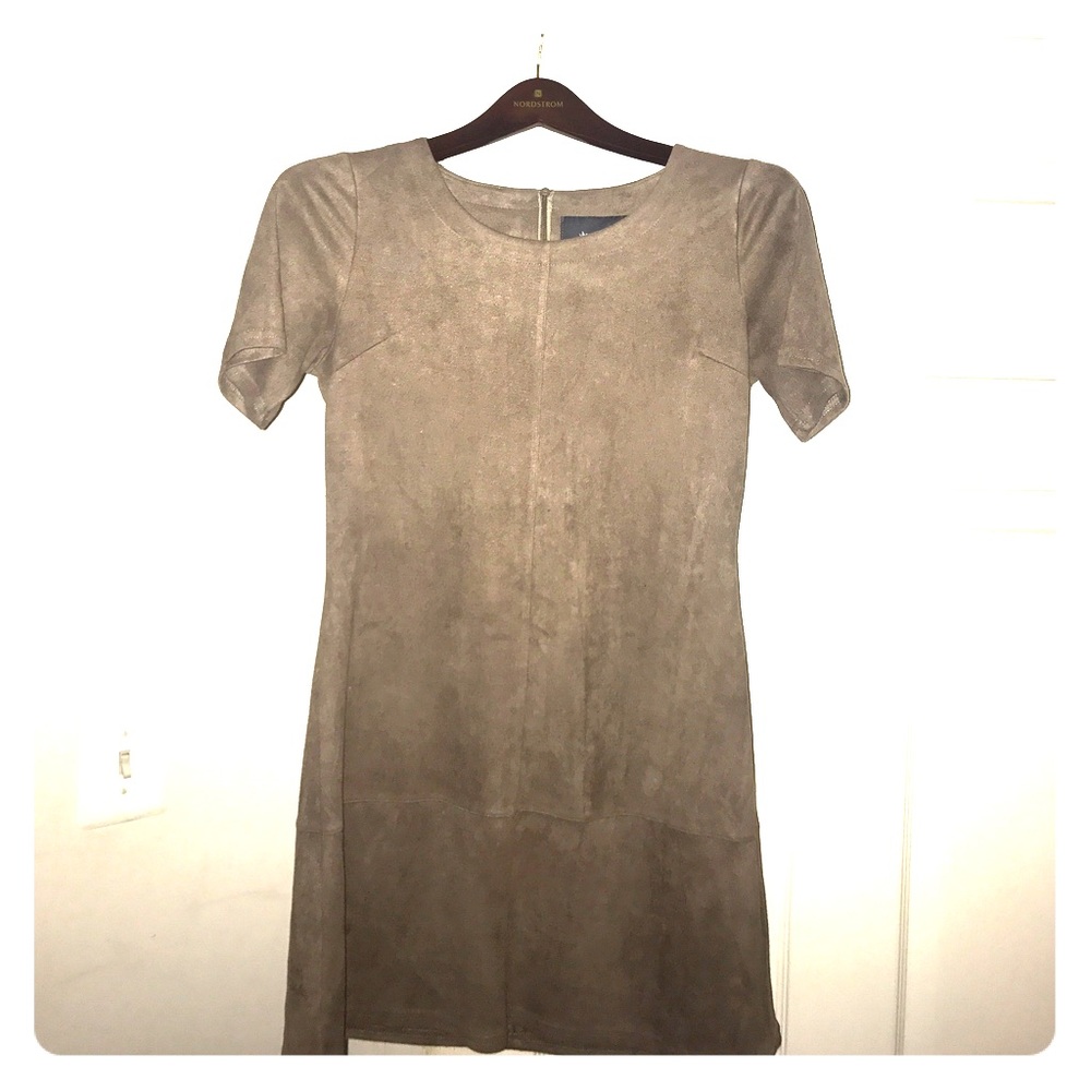 Newly used/gently used clothing for women