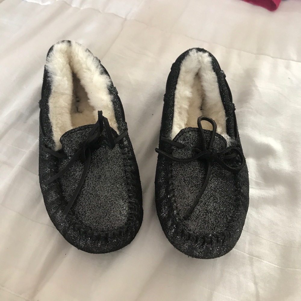 Kids ugg slippers