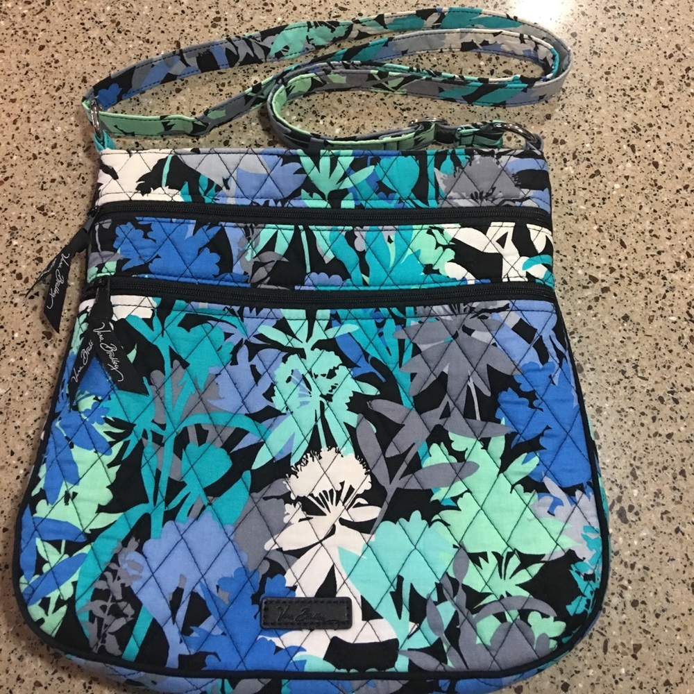 BRAND NEW!  Vera Bradley Triple Zip Hipster