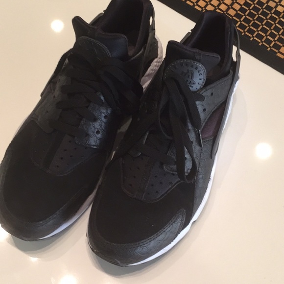 Nike Huaraches Run Premium Black Snakeskin - Picture 2 of 5