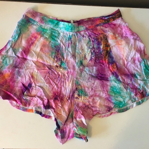 NWOT SOMEDAYS LOVIN Printed Short - Picture 2 of 3