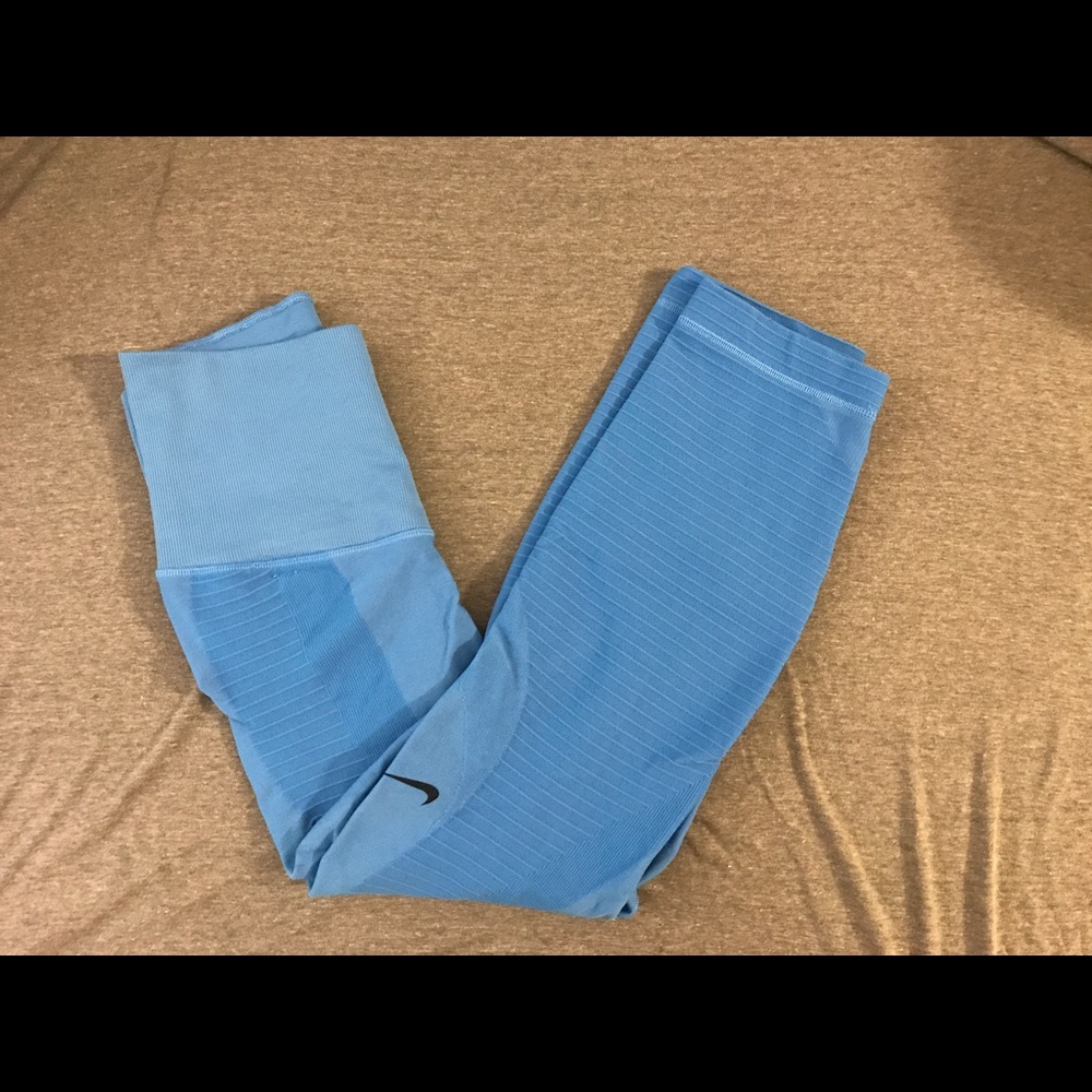 Nike cropped leggings