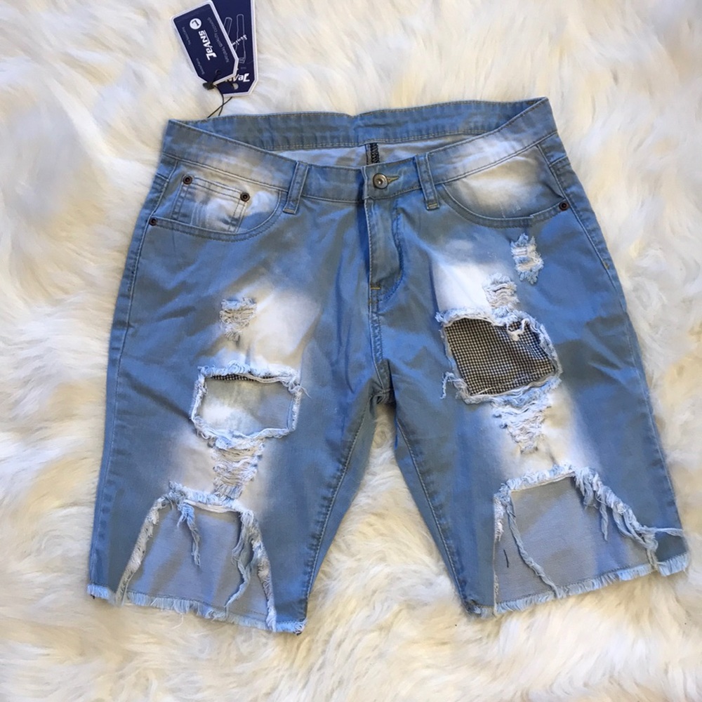 Torn Bermuda jean shorts size Large