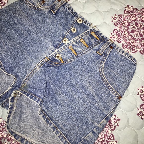 Denim high waist shorts 🌻 - Picture 2 of 4