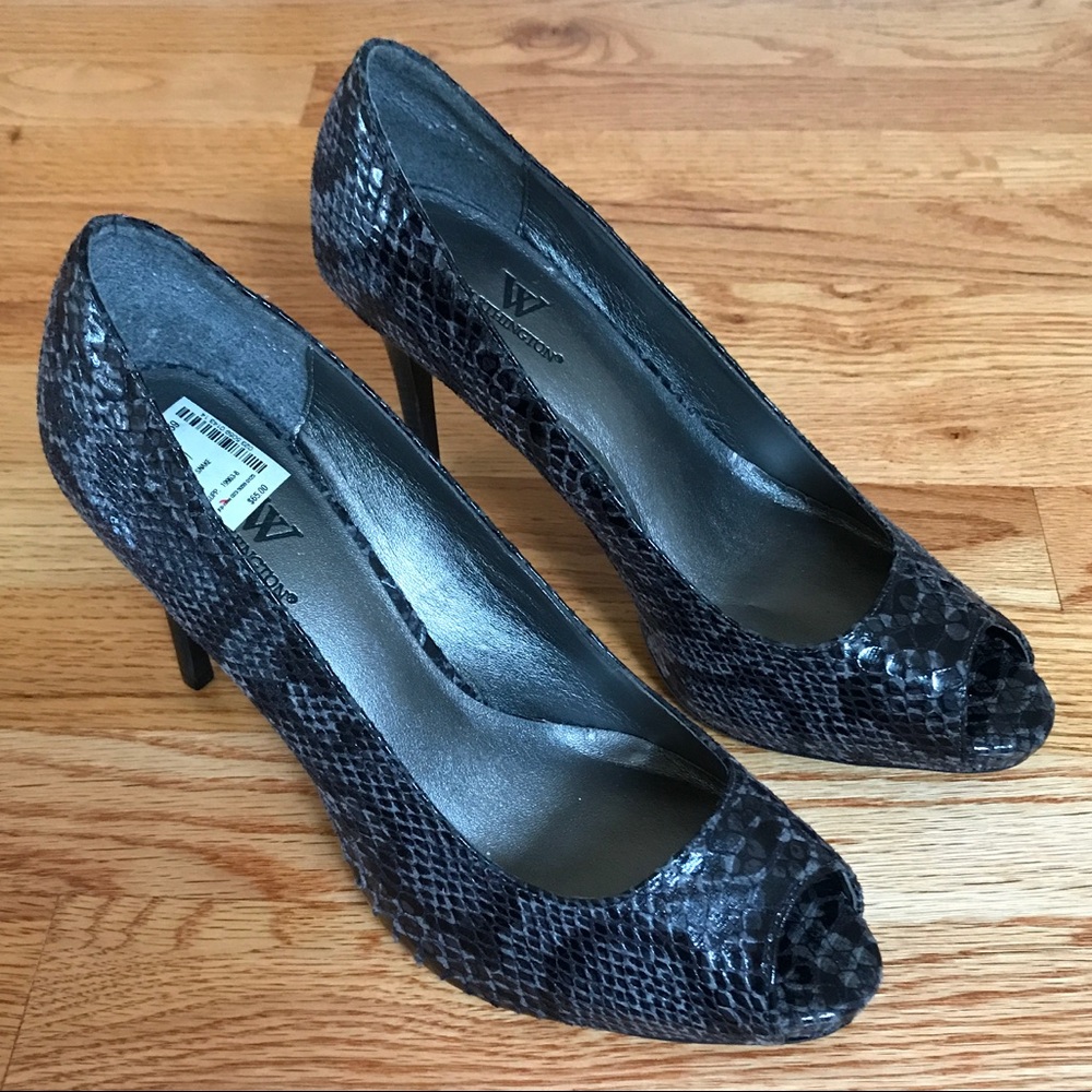 Gray Snake pumps size 11M