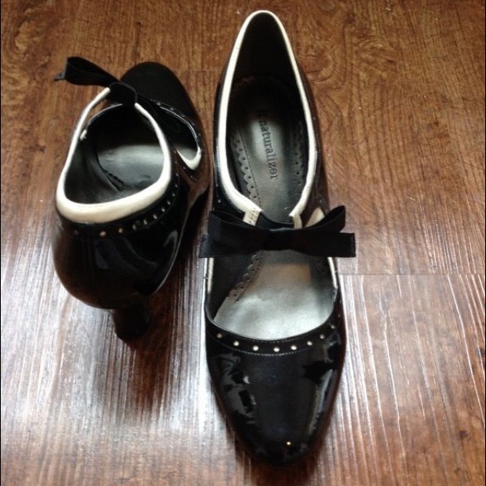 Black Patent with Cream Detail