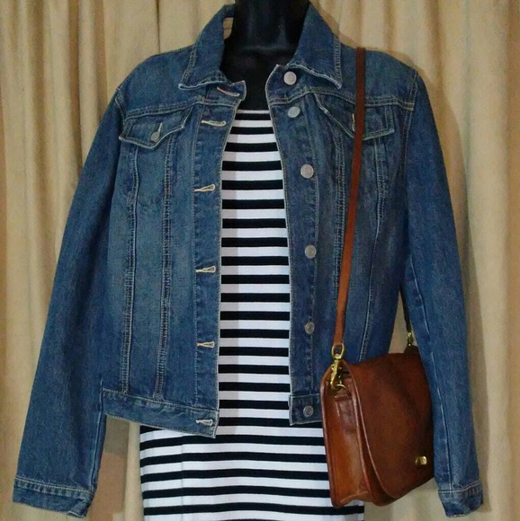 GAP Jackets & Blazers - ❌SOLD ❌Gap Trucker Classic Jean Jacket 💙