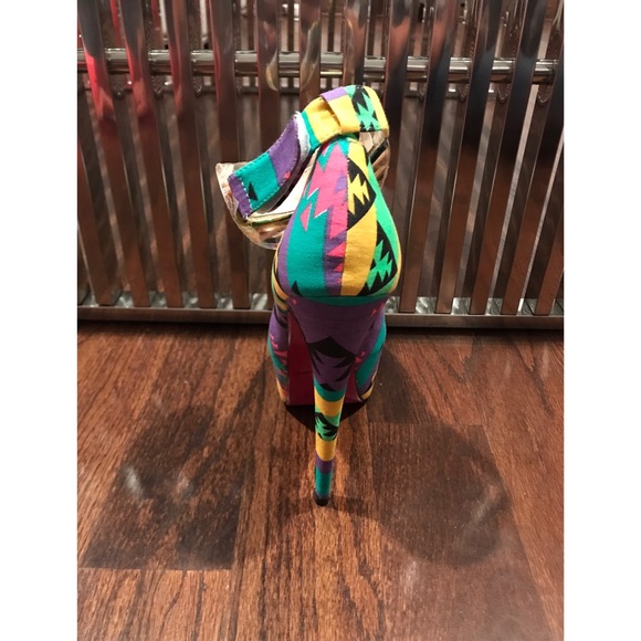 NWT Colorful heels with gold metal strap detail - Picture 6 of 7