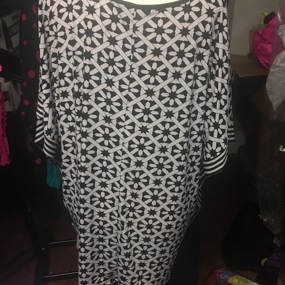 Poncho style top - Picture 2 of 3