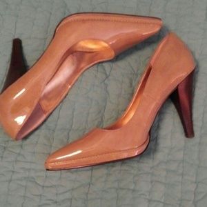 Vera Wang patent pumps