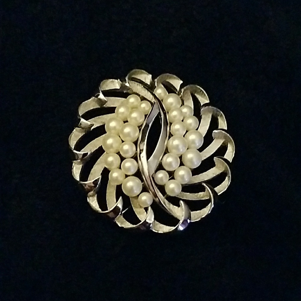 Vintage Faux Pearl Brooch