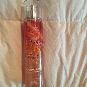 Bath & Body Works Cashmere Glow shimmer mist