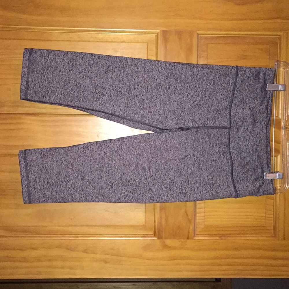 Victoria's Secret Knockout cropped leggings