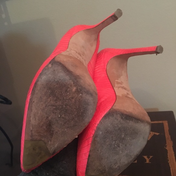 GUC Rachel Roy Gardner Neon Coral Genuine Snakeskin Leather Pump Size 37.5 7.5 - Picture 5 of 5