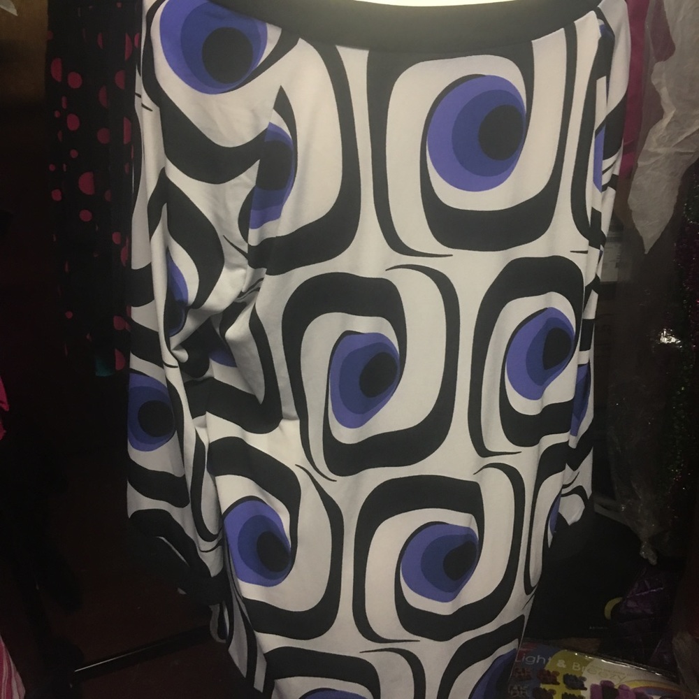 Statement top! - Picture 2 of 3