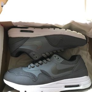 Nike Air Max Ultra Essentials