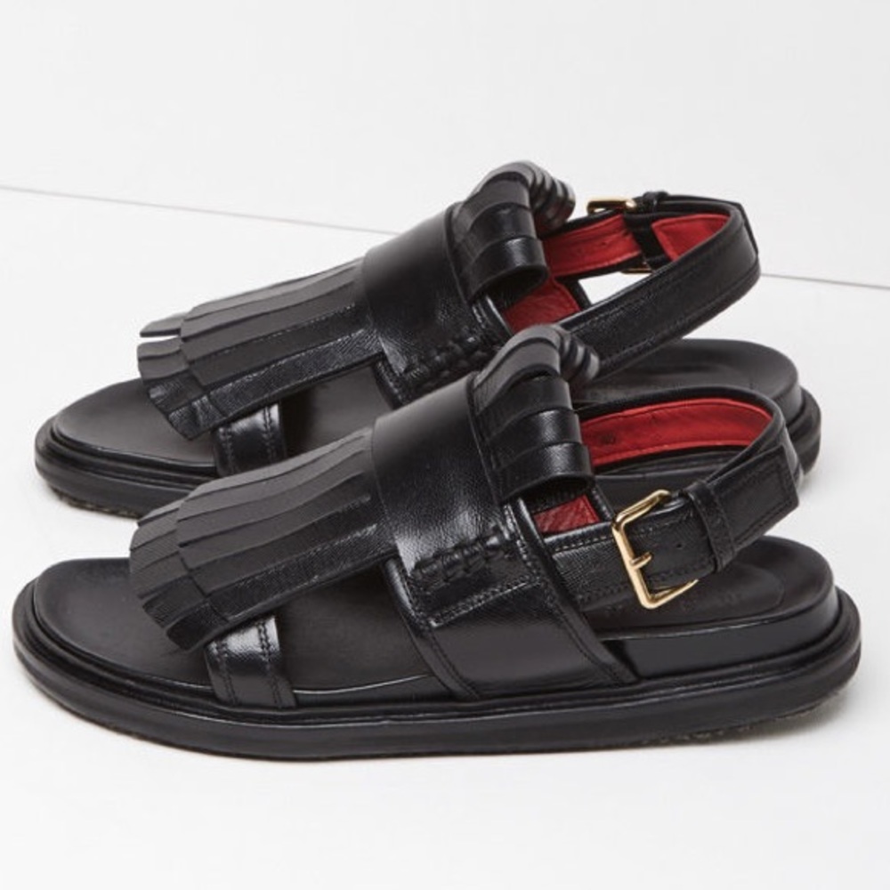 Marni Fussbett Fringe Kiltie 2-Strap Black Sandal