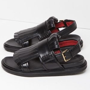 Marni Fussbett Fringe Kiltie 2-Strap Black Sandal