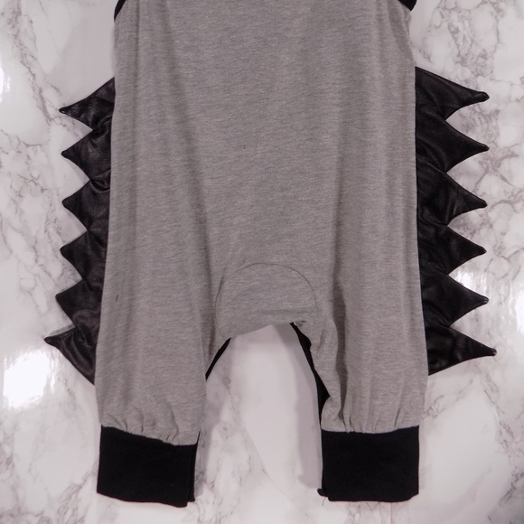 Gray & Black Spikes Bodysuit / Onesie - Picture 5 of 8