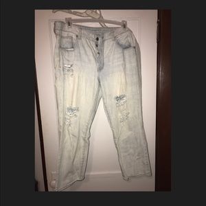 American Eagle Boy Crop capris