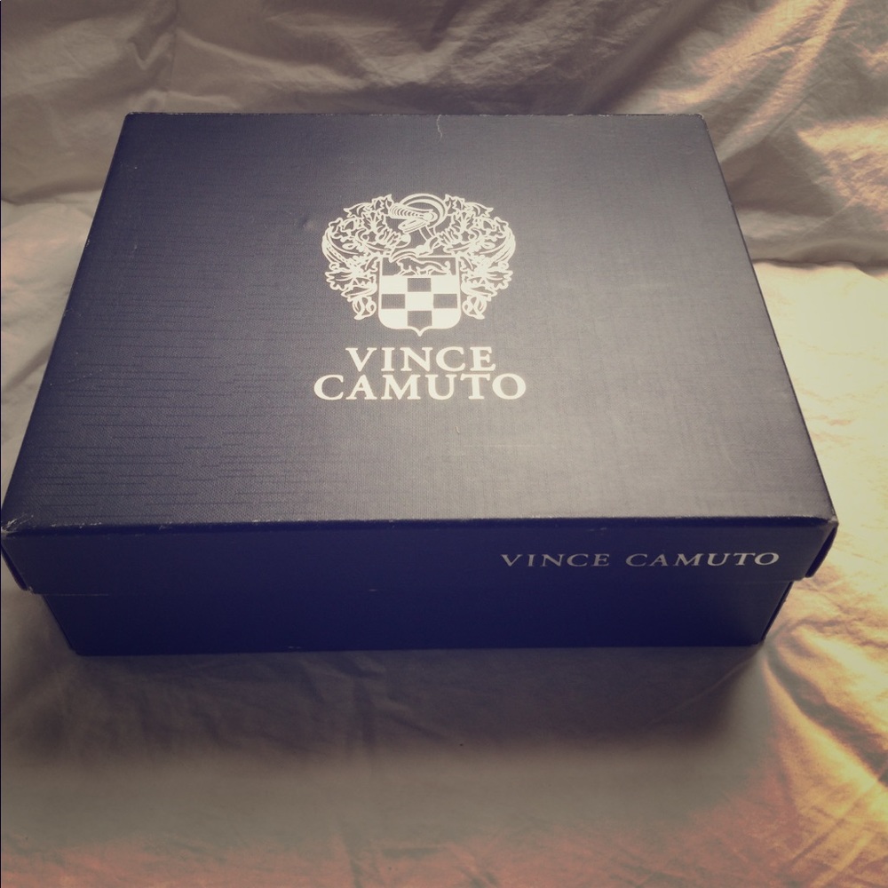 Vince camuto size 7 heels