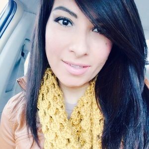 Meet your Posher, Priscila