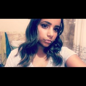 Meet your Posher, Valeria