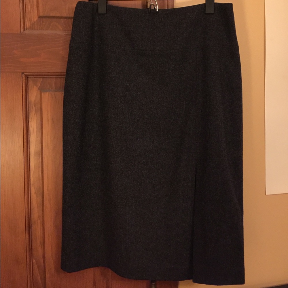 Stretch wool pencil skirt