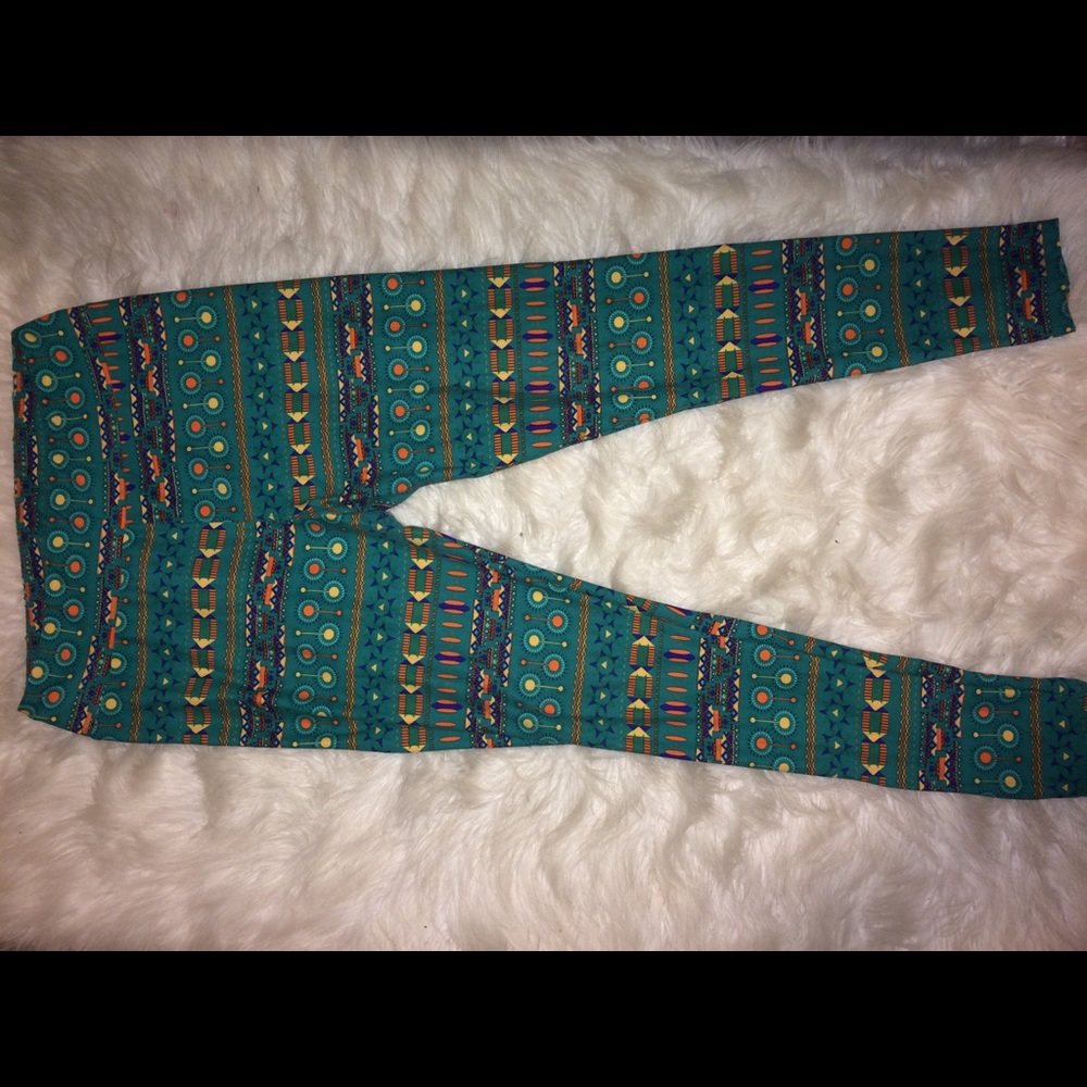 *NEW* LuLaRoe leggings!! *curvy&tall size*