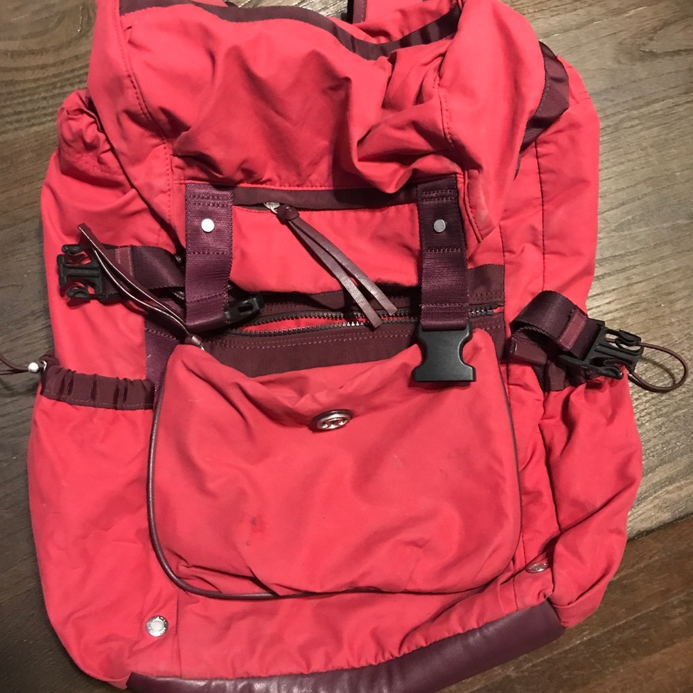 Lululemon traveling yogini rucksack