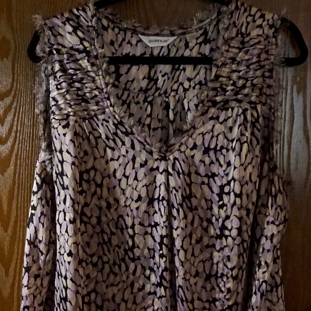 SALE!!!! Cute Blouse from Avenue