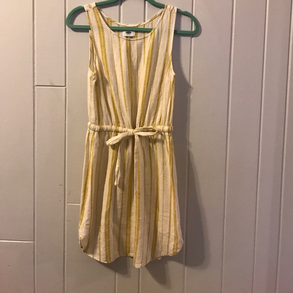 Sleeveless linen dress