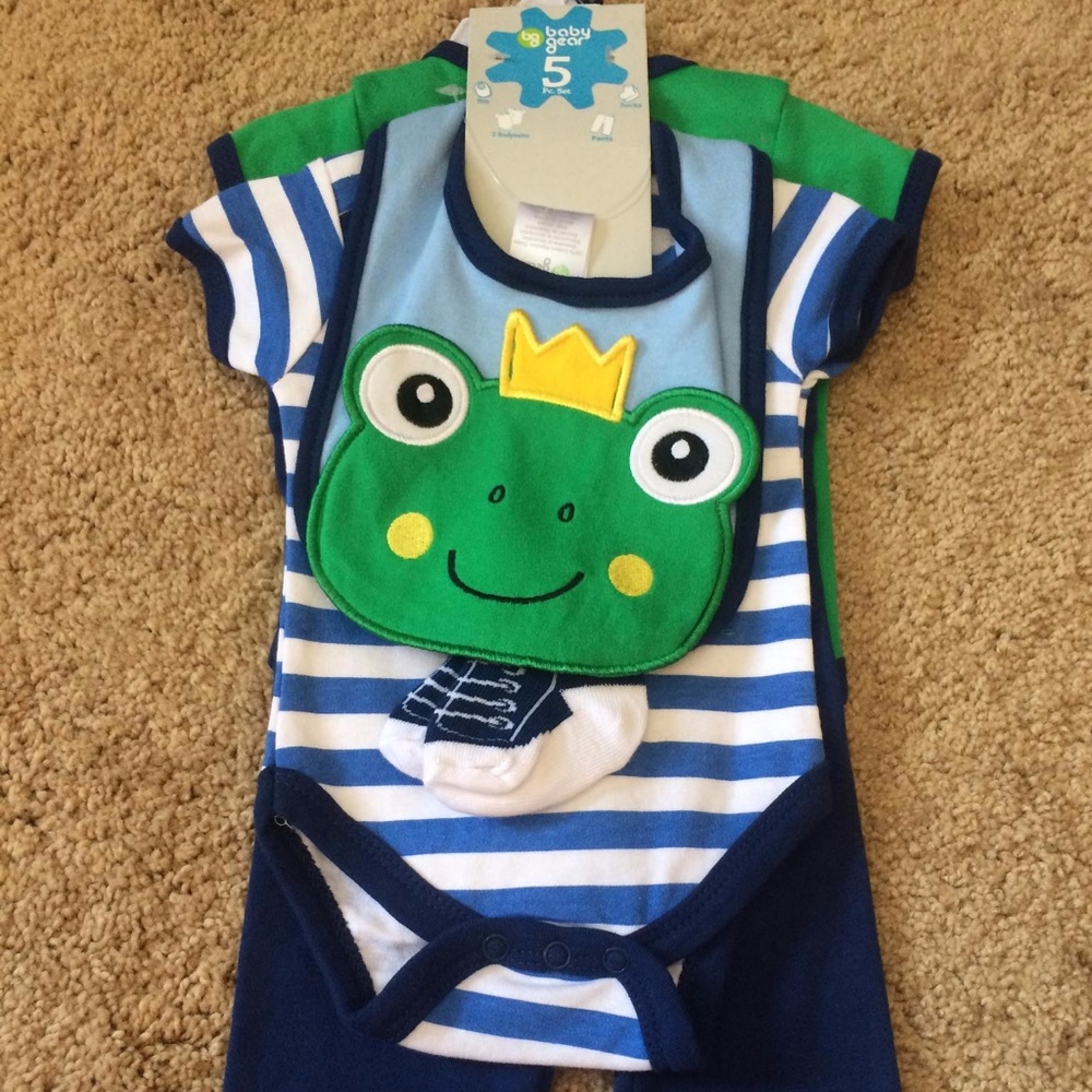 Baby Gear 5 piece set new with tags 0-3 mo