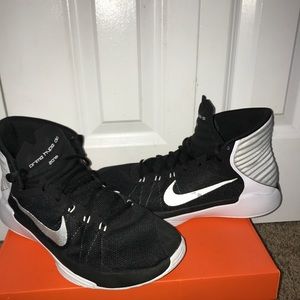 Women Nike basketball shoes