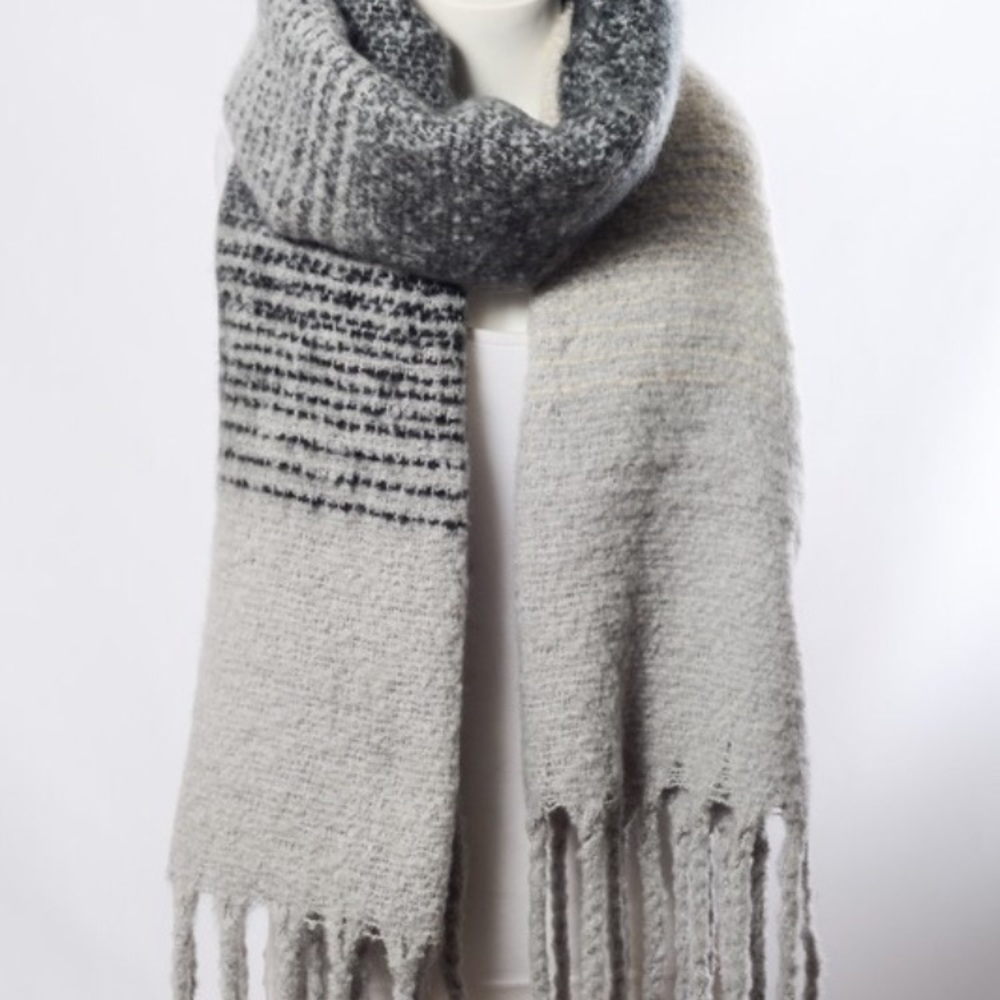 Ombré Knit - Picture 4 of 5