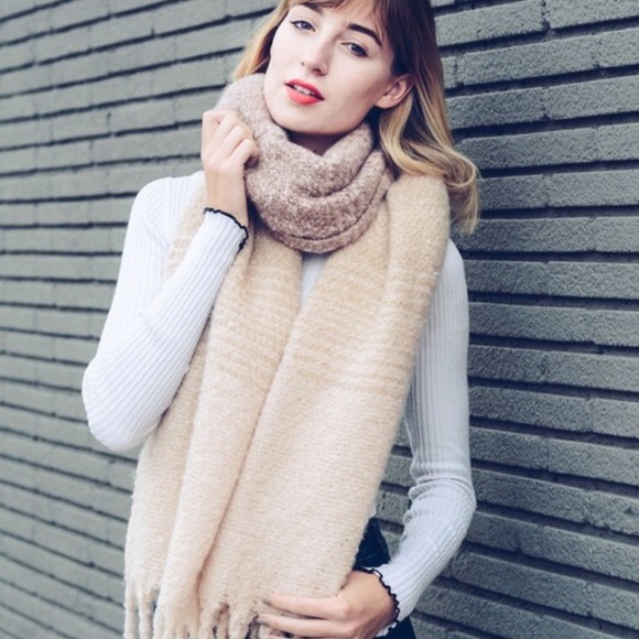 Ombré Knit - Picture 2 of 5