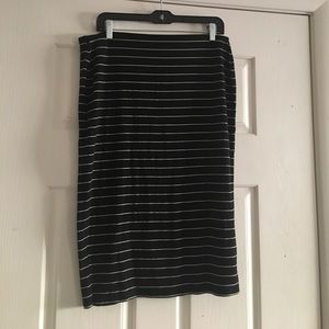 Old Navy midi pencil skirt L black and white